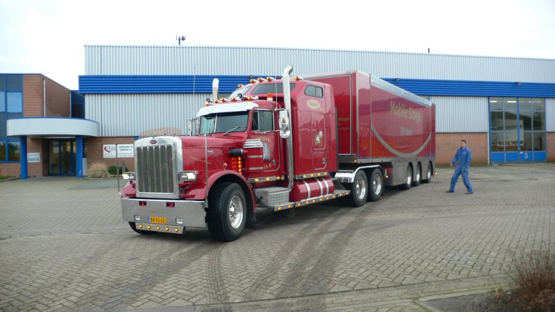 Peterbilt trekker + podium trailer te koop.....